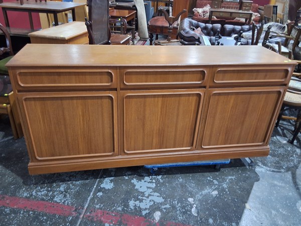 Lot 37 - SIDEBOARD