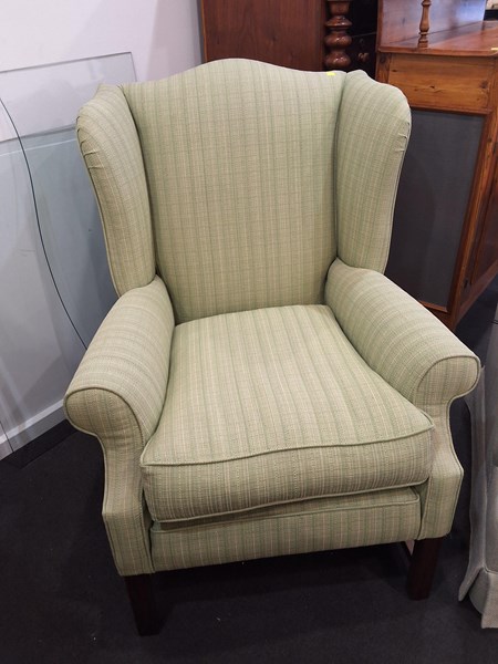 Lot 87 - ARMCHAIR