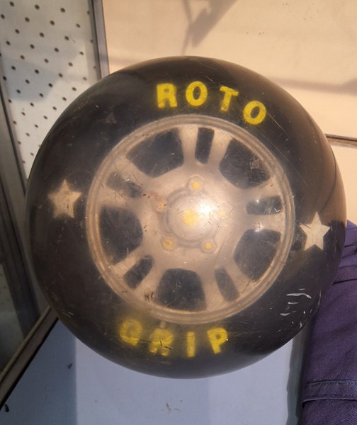 Lot 1313 - BOWLING BALL