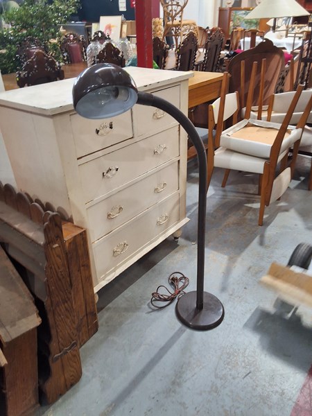 Lot 14 - STANDARD LAMP