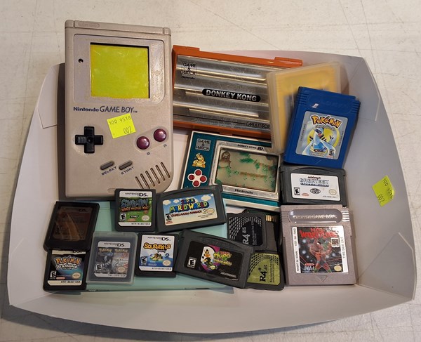 Lot 1479 - VINTAGE NINTENDO