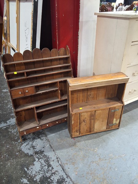 Lot 261 - SPICE RACKS
