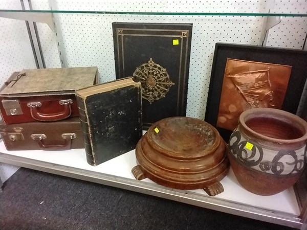 Lot 1389 - RUSTIC SUNDRIES