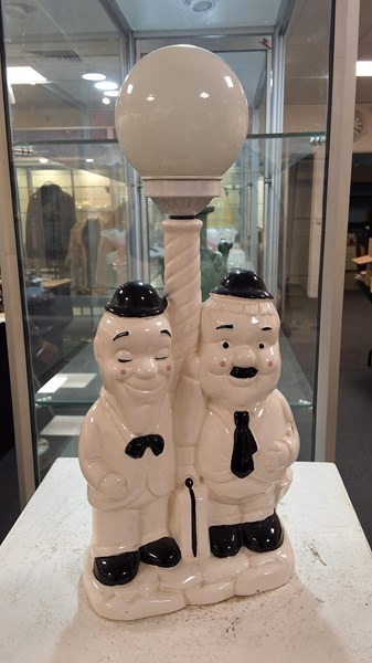 Lot 1334 - TABLE LAMP