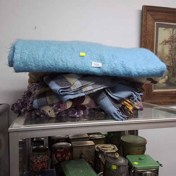 Lot 1535 - VINTAGE BLANKETS