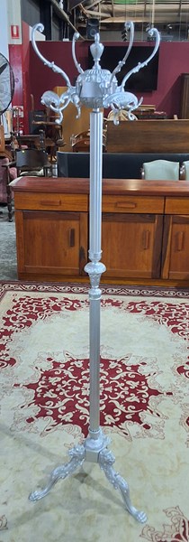 Lot 56 - COAT RACK