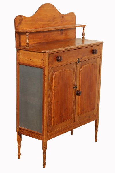 Lot 143 - CEDAR CHIFFONIER