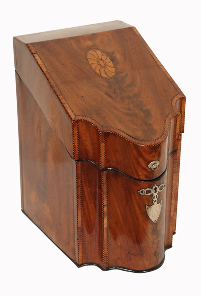 Lot 117 - GEORGIAN KNIFE BOX