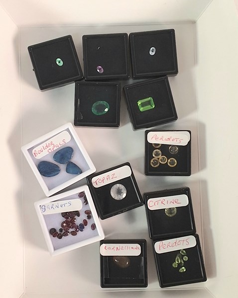 Lot 1139 - GEMSTONES