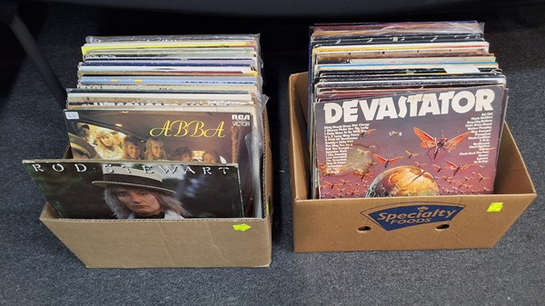 Lot 1546 - VINYL RECORDS