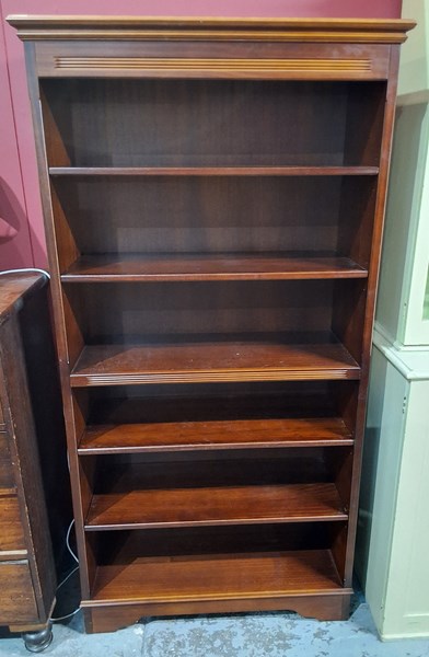 Lot 107 - BOOKSHELF