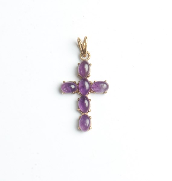 Lot 1088 - GOLD PENDANT