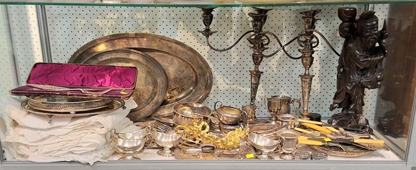 Lot 1354 - PLATE WARE