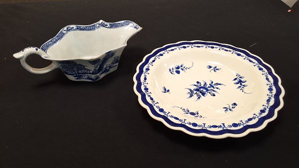 Lot 1257 - BLUE AND WHITE CHINA