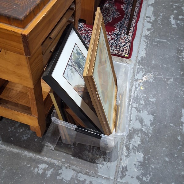 Lot 385 - WALL DECOR