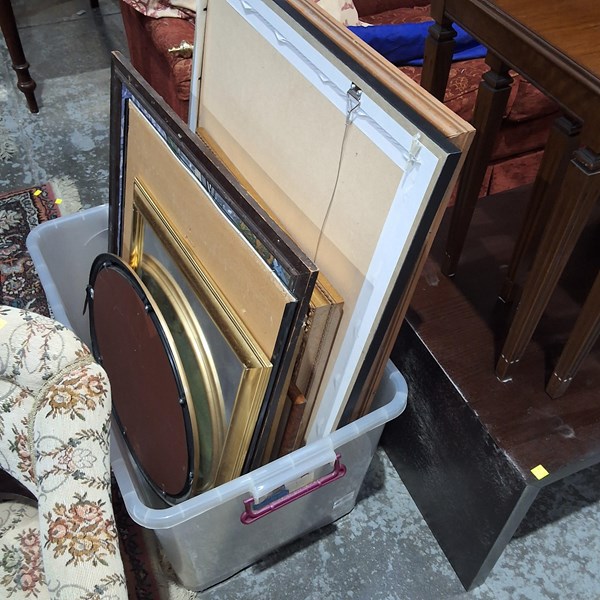 Lot 365 - WALL DECOR