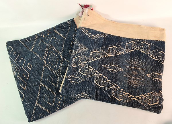 Lot 1242 - SOUTHEAST ASIAN TEXTILES