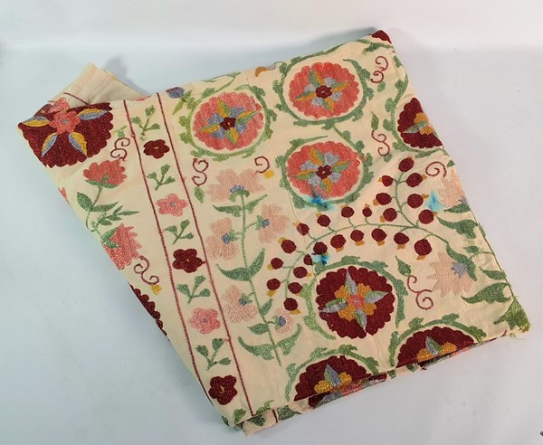 Lot 1239 - SUZANI