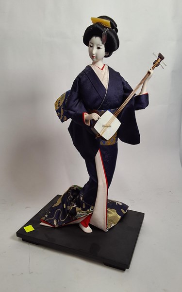 Lot 1371 - JAPANESE FIGURE