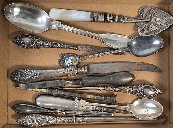 Lot 1133 - SILVER ITEMS