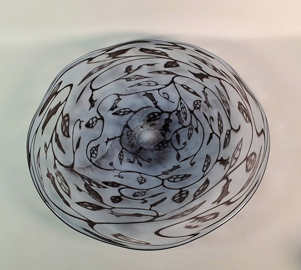 Lot 1270 - KOSTA BODA PLATTER