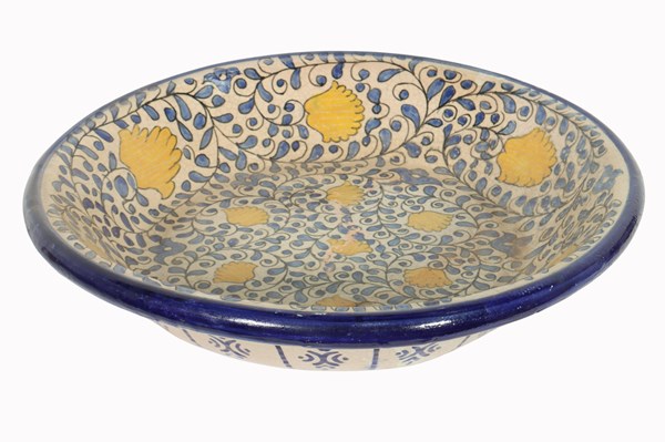 Lot 80 - POTTERY CHARGER