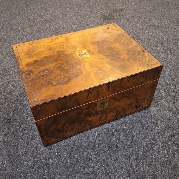 Lot 1393 - WRITING BOX