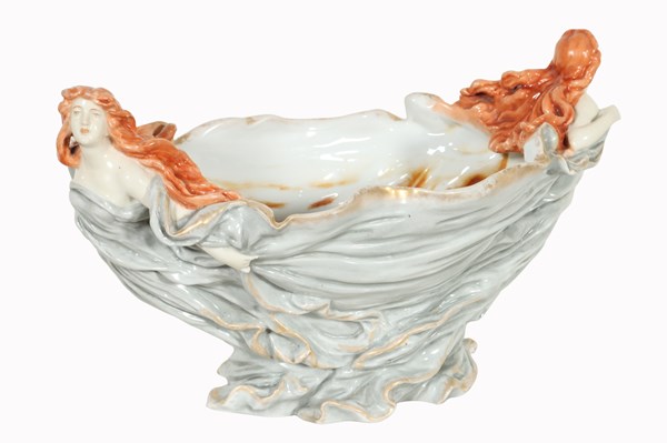 Lot 120 - CENTREPIECE BOWL
