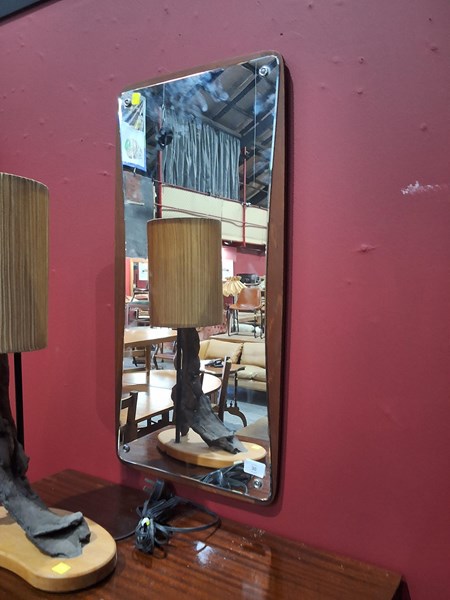 Lot 30 - WALL MIRROR