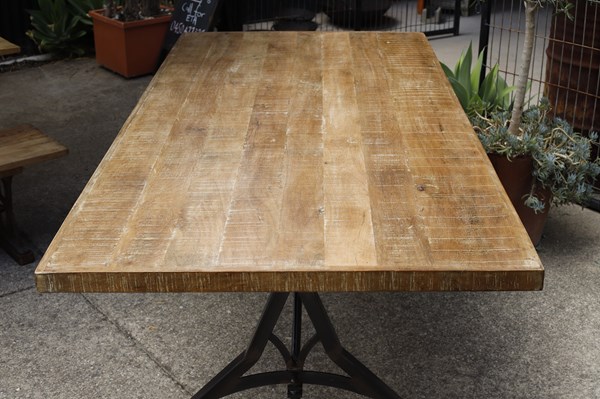 Lot 22 - DINING TABLE
