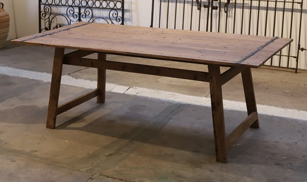 Lot 62 - DINING TABLE