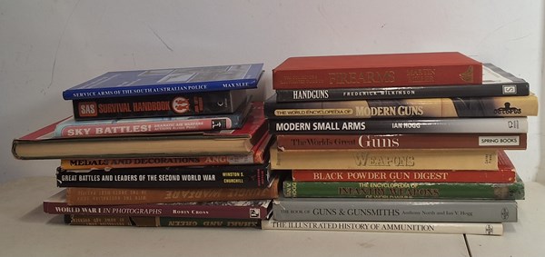 Lot 1527 - MILITARY & FIREARMS LIBRARY