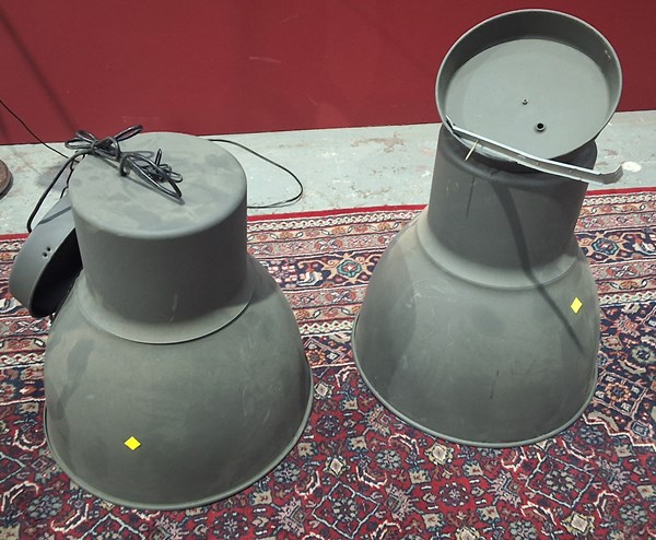 Lot 86 - LIGHT FIXTURES