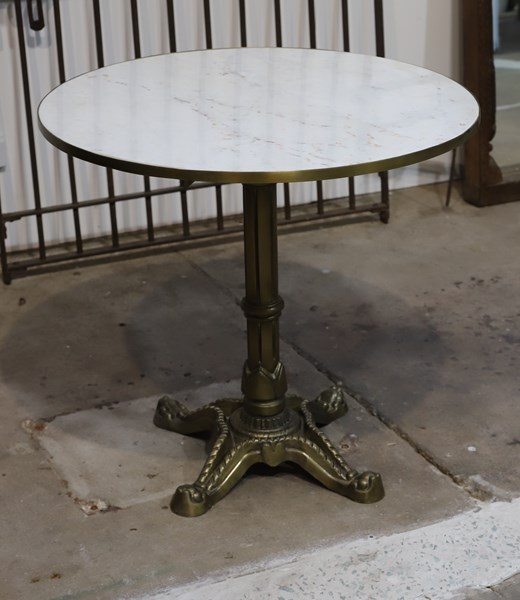 Lot 91 - DINING TABLE
