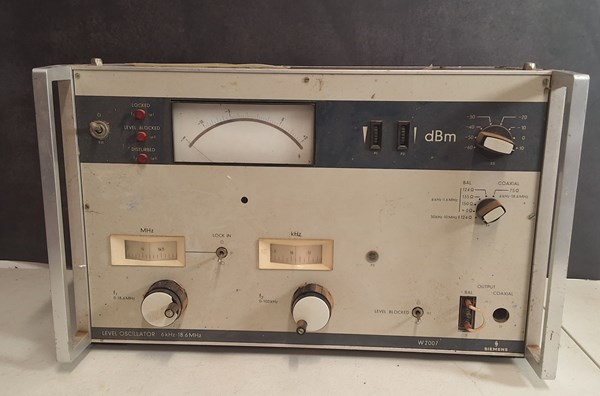 Lot 1418 - OSCILLATOR