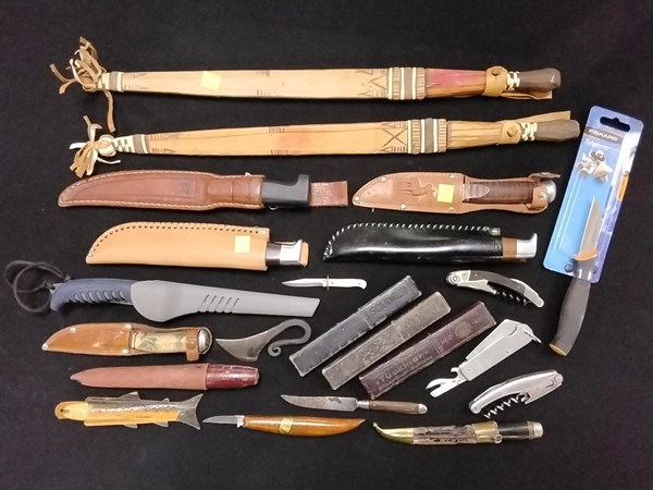 Lot 1280 - KNIVES