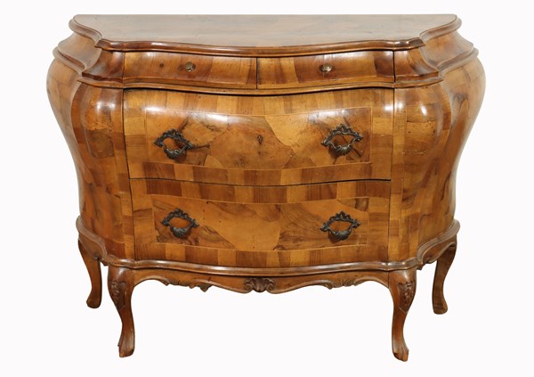 Lot 14 - VENETIAN BOMBE CHEST