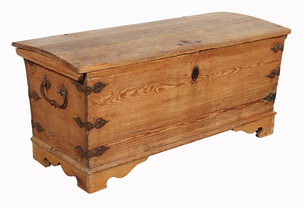 Lot 67 - PINE COFFER