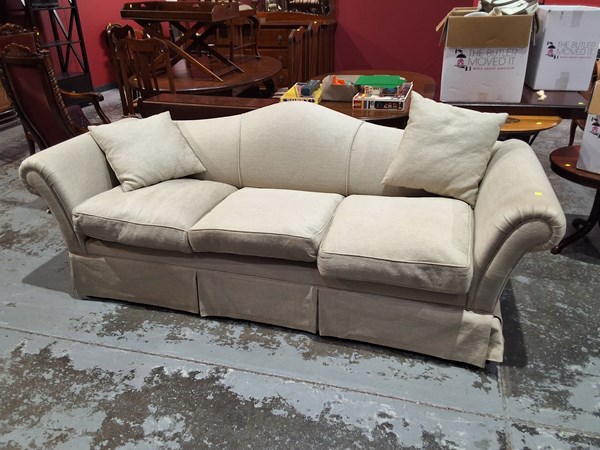 Lot 394 - SOFA