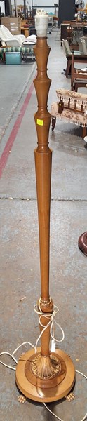 Lot 92 - FLOOR LAMP