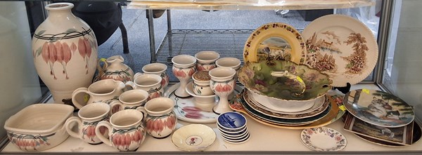Lot 1222 - CHINA AND POTTERY