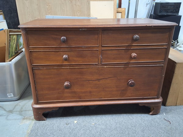 Lot 265 - CHEST OF DRAWERS