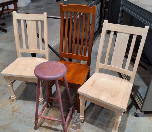 Lot 430 - CHAIR LOT