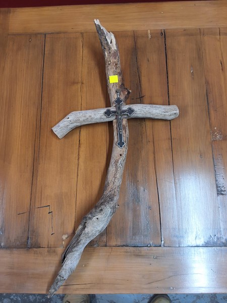 Lot 55 - CRUCIFIX