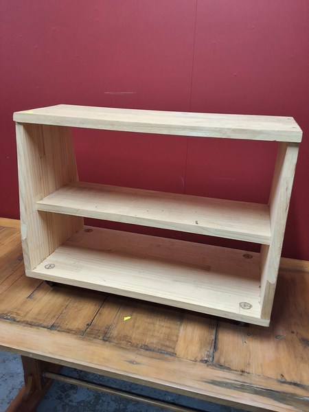 Lot 69 - SHELF