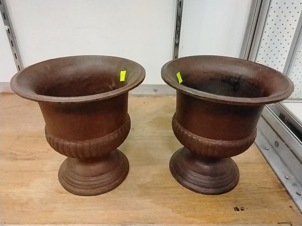 Lot 1330 - URNS