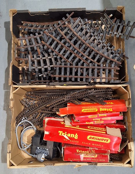 Lot 1494 - MODEL TRAIN TRACKS