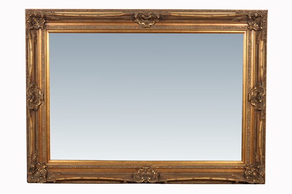 Lot 106 - WALL MIRROR