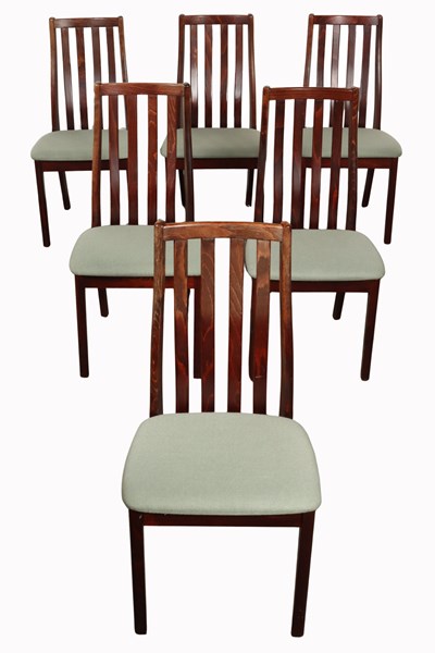 Lot 31 - SET OF DINING CHAIRS
