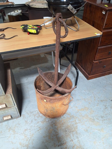 Lot 480 - METALWARES